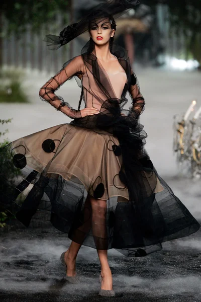 Look 11